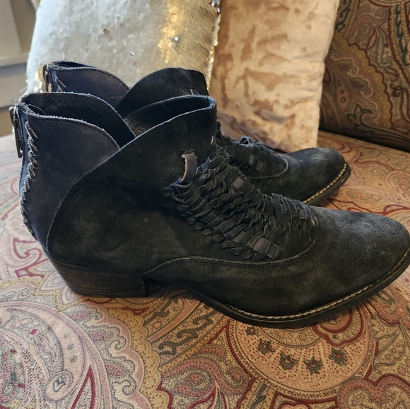 Leather booties - Picture 2 of 8